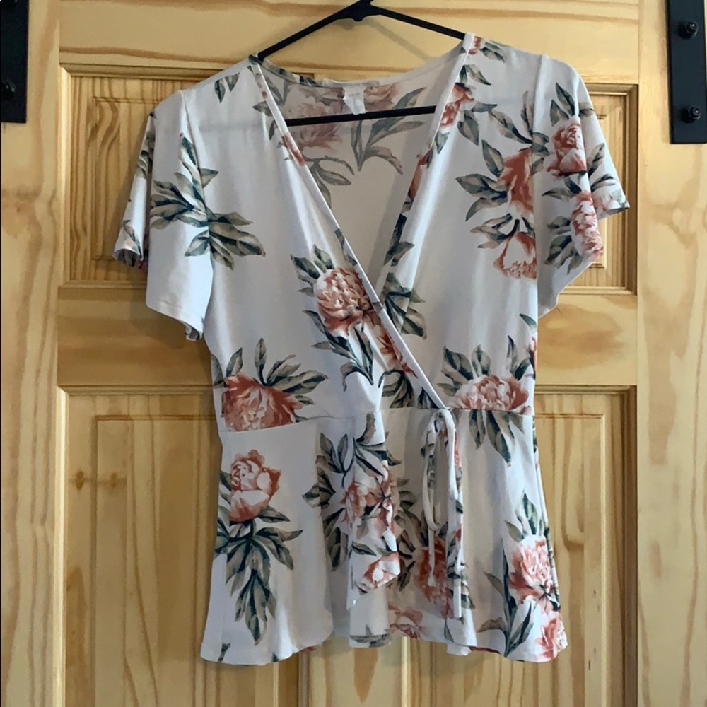 Floral short sleeve wrap top